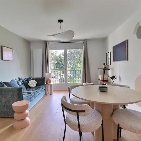 Duplex Familial 2 Chambres Avec Parking Prive *